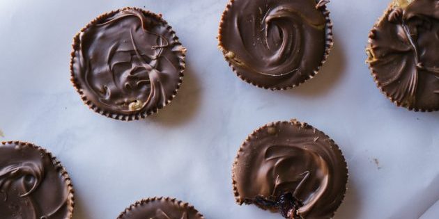 горький шоколад: корзиночки из горького шоколада с миндальной пастой