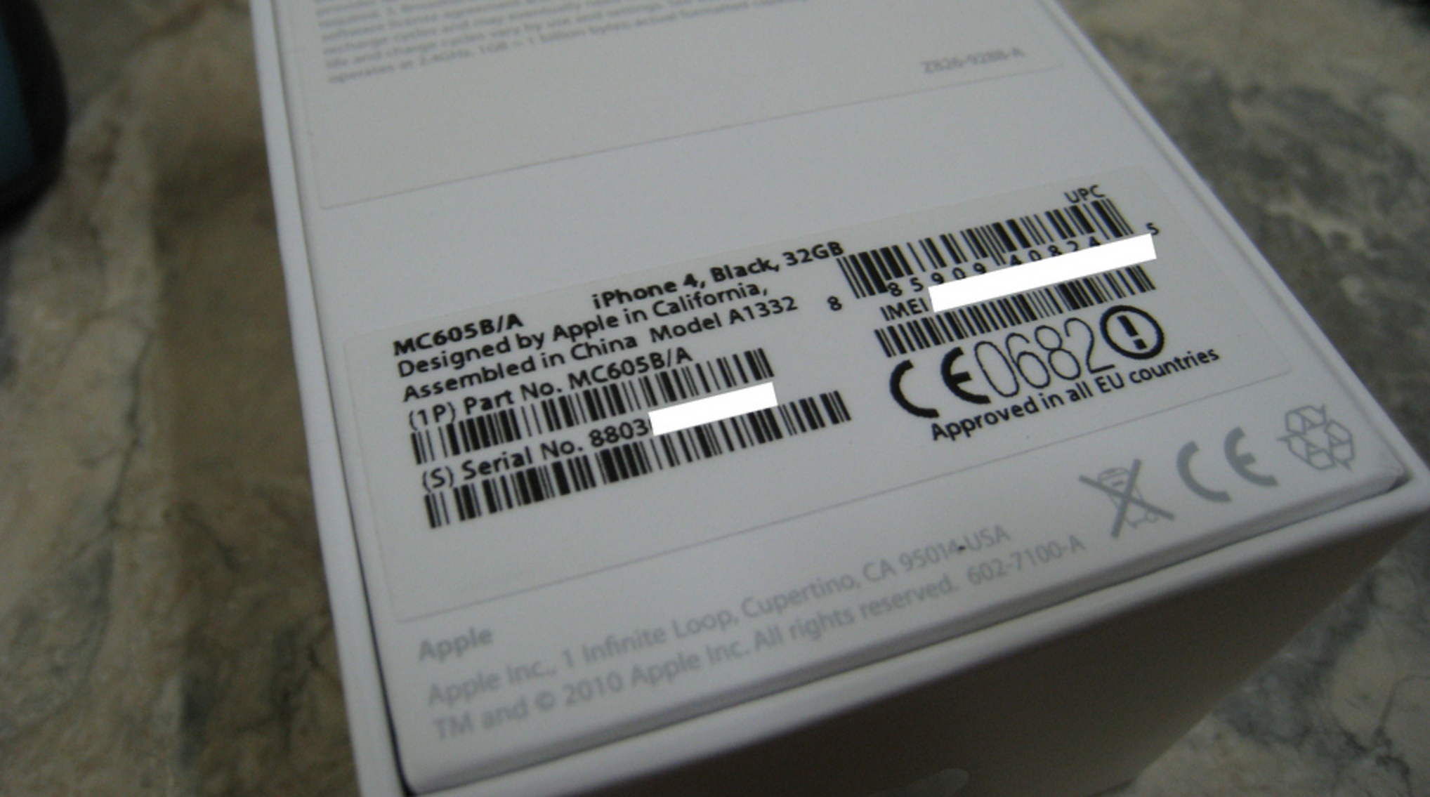 Как отличить подделку apple. Iphone 12 коробка IMEI. Коробка айфон серийный номер. Серийный номер айфона 12 оригинал.