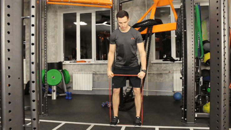 Силовая тренировка с эспандером: упражнения на все группы мышц - Лайфхакер