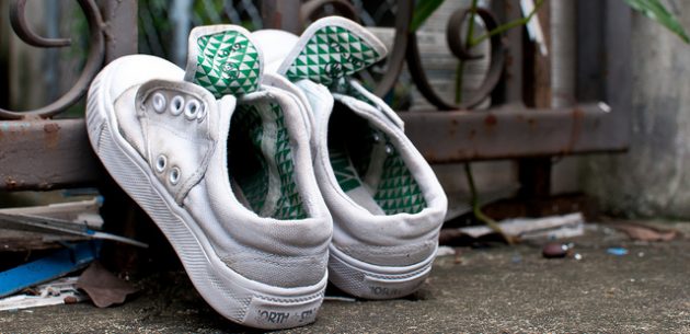 How To Clean White Sneakers To Keep Them Looking New