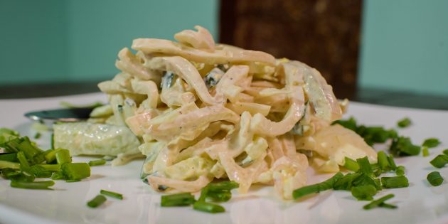 салаты из кальмаров самые вкусные рецепты с фото простые | Дзен