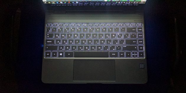 HP Spectre x360: подсветка клавиатуры