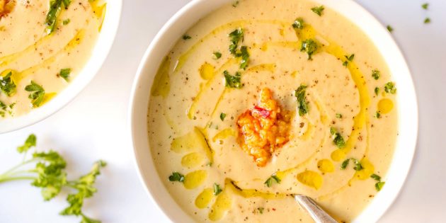 Рецепты с чесноком: Крем-суп из цветной капусты с чесноком