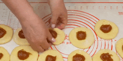 Как лепить пирожки с повидлом