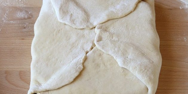 Как приготовить домашнее слоёное тесто: Заверните масло в тесто