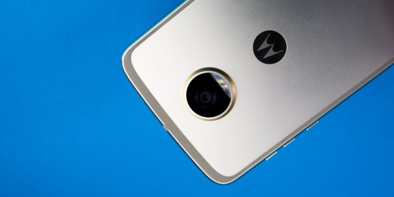 Обзор Moto Z2 Play — нового смартфона-конструктора от Motorola