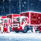 Праздник к нам приходит: стартовал благотворительный Рождественский караван Coca-Cola