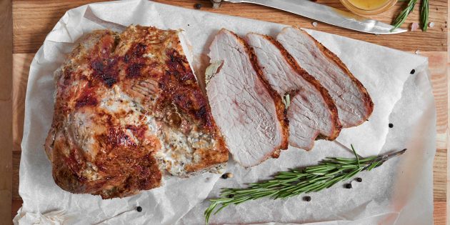 Как приготовить вкусное мясо в духовке: Запечённая свинина в молоке