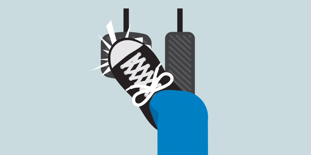 Как экономить топливо в машине при торможении двигателем — Лайфхакер