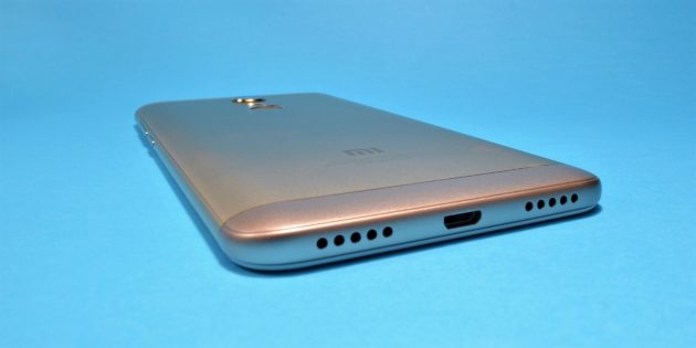 Xiaomi Redmi 5 Plus: нижняя грань