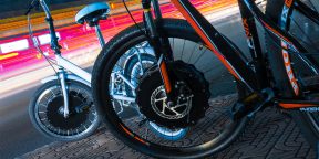 С этим колесом можно превратить любой велосипед в электробайк за 30 секунд