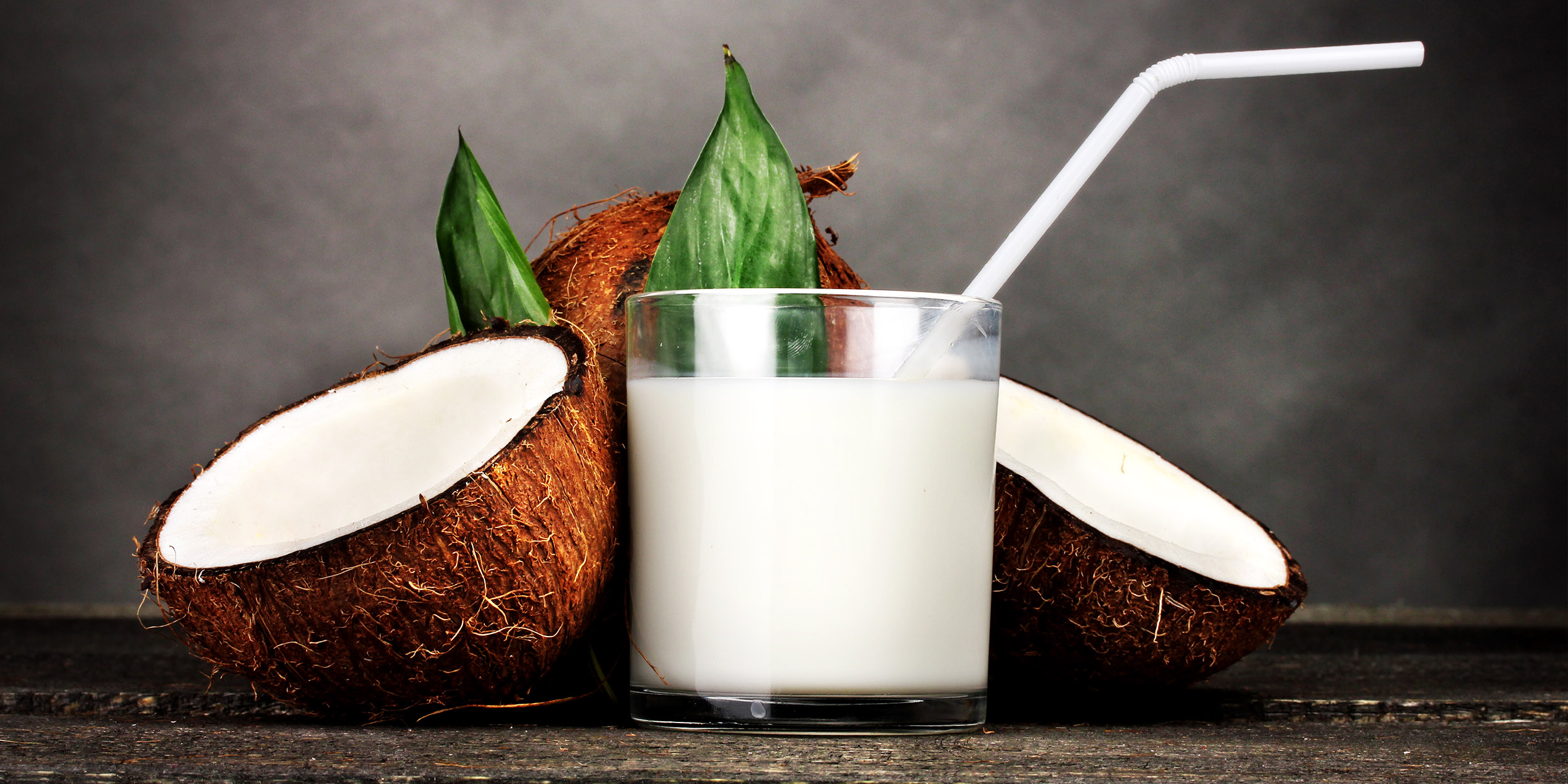 Чем полезно кокосовое молоко и что из него приготовить - Лайфхакер