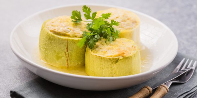 Dishes from zucchini: zucchini with minced meat