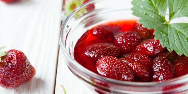 Strawberry jam-five minutes with whole berries