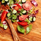 15 интересных салатов со свежими огурцами