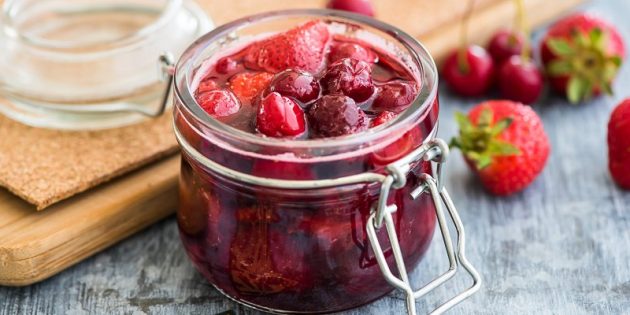 Strawberry Jam: Strawberry and Cherry Jam