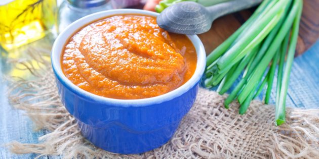 Zucchini caviar with mayonnaise and tomato paste