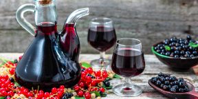 Как сделать вино из красной, чёрной или белой смородины в домашних условиях