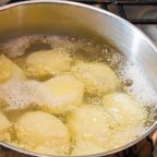 Почему не надо выливать воду из-под варёной картошки