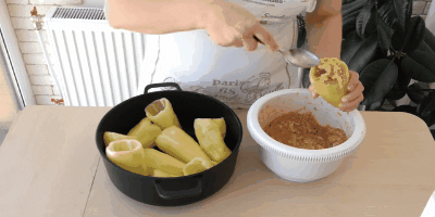 Как приготовить фаршированные перцы на плите: Плотно начините овощи фаршем
