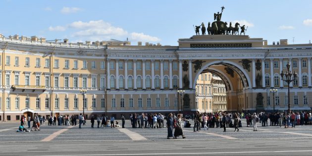 Достопримечательности Санкт-Петербурга: Дворцовая площадь