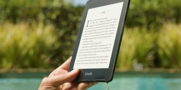 Amazon представила водонепроницаемую читалку Kindle Paperwhite