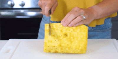 Как порезать ананас кружочками