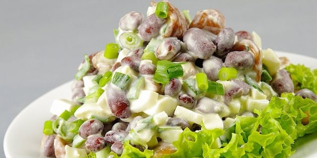 Salad with beans, pickled mushrooms and eggs