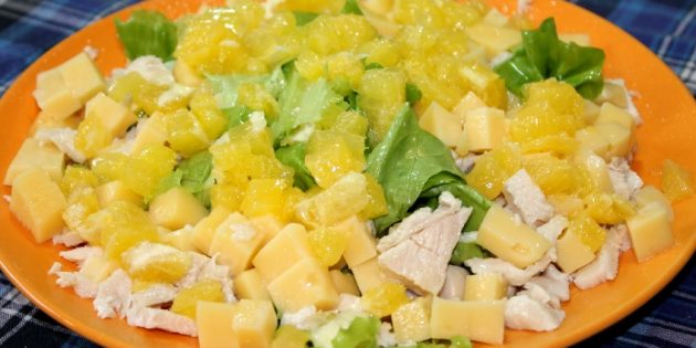 Рецепты салатов без майонеза: Салат c курицей, сыром и апельсином
