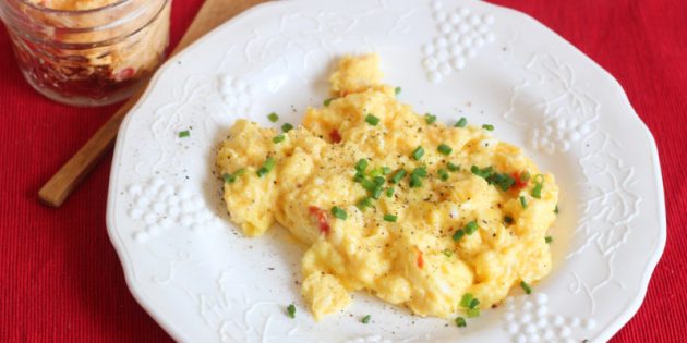 Блюда из яиц: яичницы-болтуньи