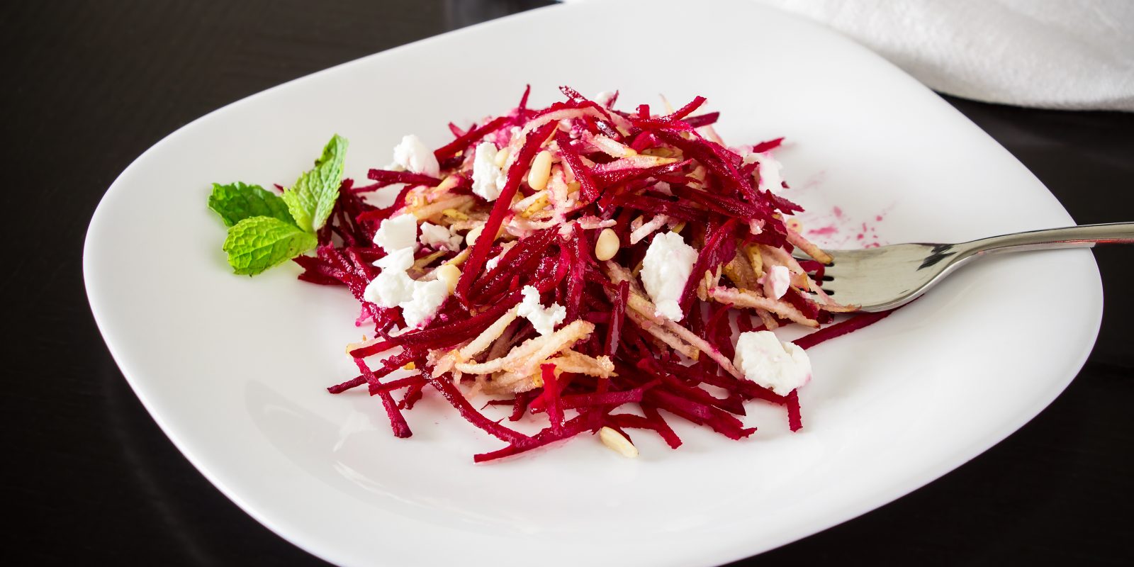 Салат из свёклы, яблок, болгарского перца и лука (на зиму)