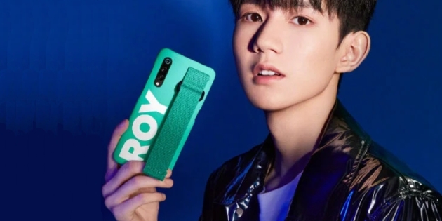 ���� Xiaomi Mi 9 ����� � ���� �� ������ �� ������