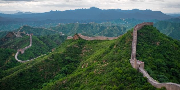 Территория Азии не зря привлекает туристов: Великая Китайская стена, Китай
