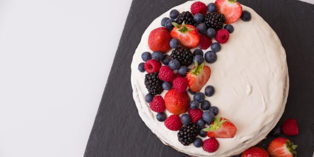 Блинный торт с ягодами: простой рецепт
