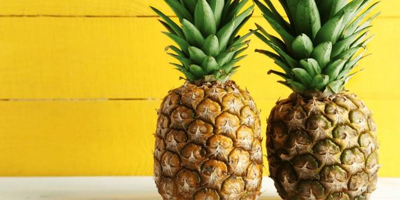 Видео дня: как правильно есть ананас. Мы все делали это не так