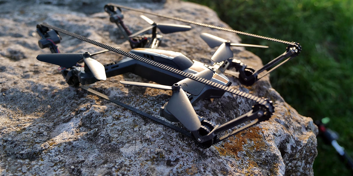 Штука дня: дрон-вездеход с гусеничным приводом и управлением со смартфона