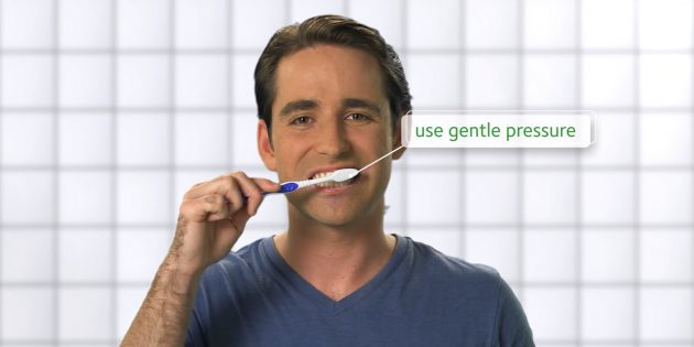 Как правильно чистить зубы: не давите на щётку сильно
