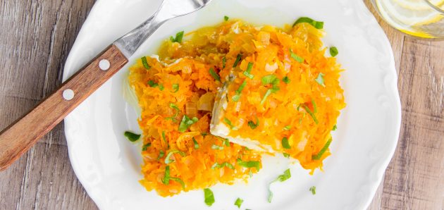 Как приготовить судака в духовке с луком и морковью