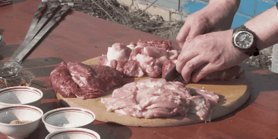 Как нарезать мясо для шашлыка из свинины