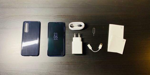 Xiaomi Mi 9 SE: Комплектация