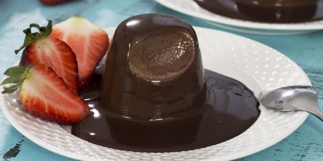 Рецепт: Шоколадная панна котта с шоколадным соусом