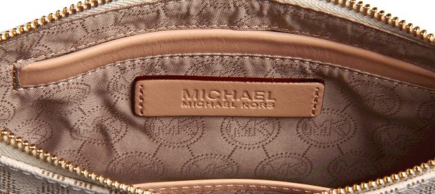 Оригинал и подделки сумок Michael Kors: буквы логотипа должны быть размещены ровно