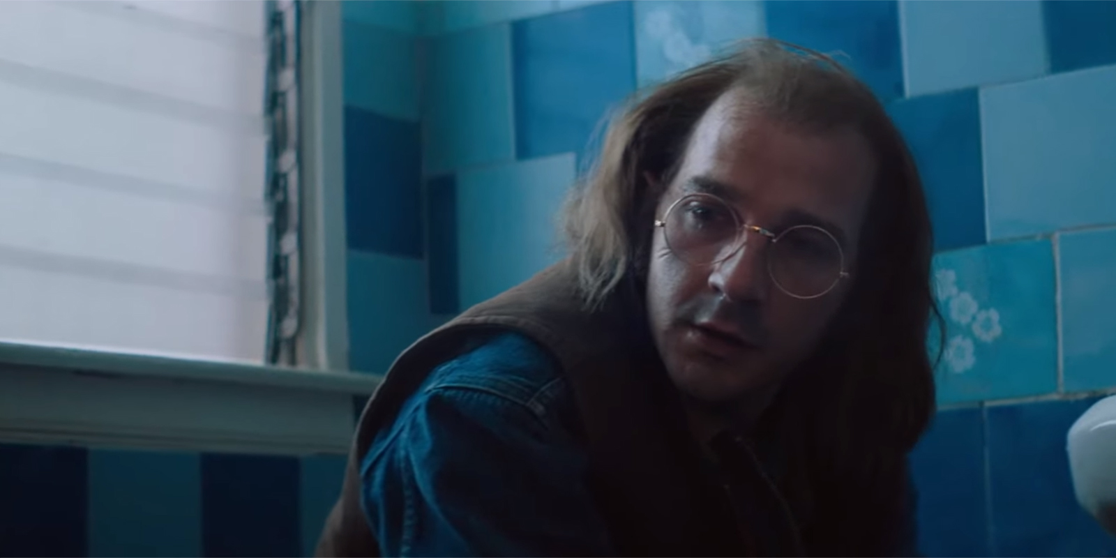 Шайа Лабаф в роли собственного отца: вышел первый трейлер фильма «Лапочка»