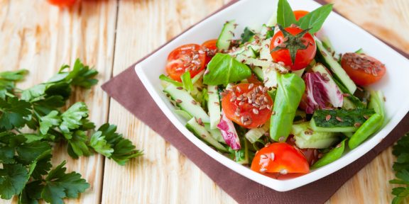 7 лучших салатов из огурцов на зиму