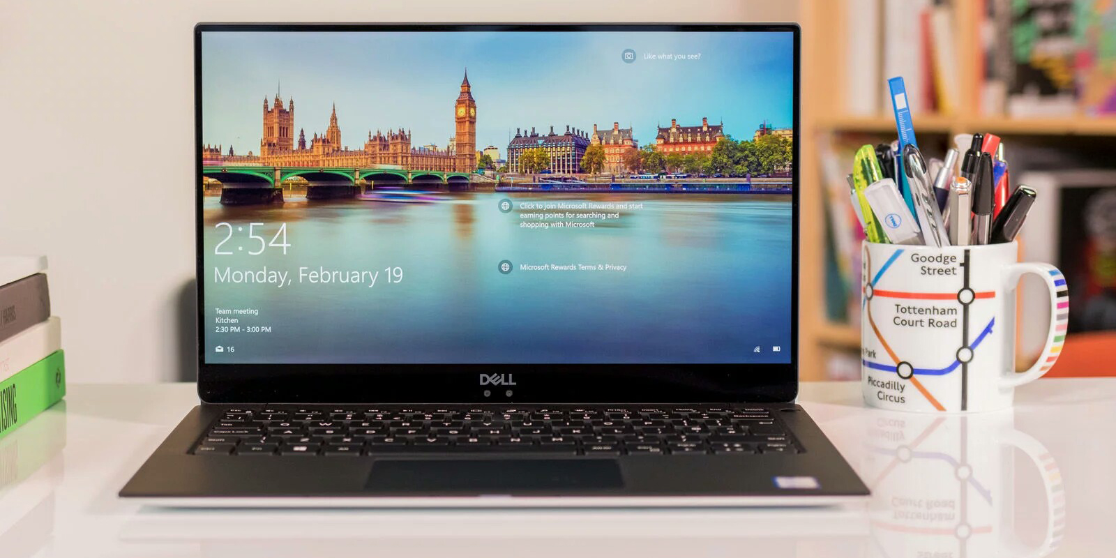 Intel создала новый стикер для ноутбуков. Он подтверждает, что аккумулятора хватит на 9 часов работы