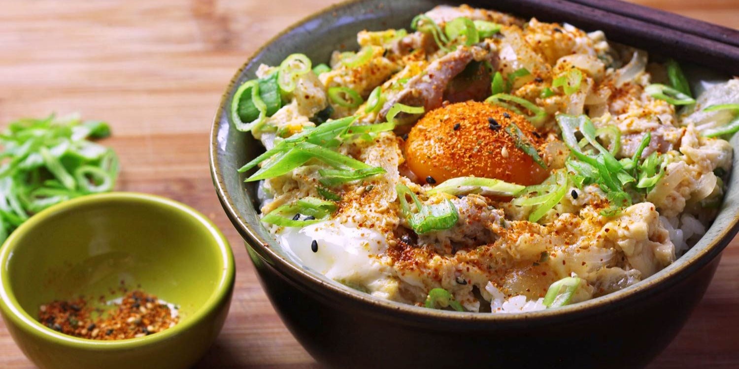 салат с рисом. куриное филе с рисом. чикен фрайд райс. рис с мясом. рис с соевым соусом.