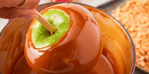 Идеальные конфеты: яблоки в мягкой карамели
