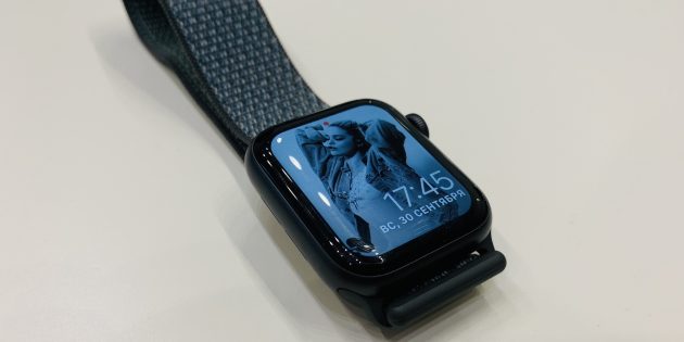 Сравнение Apple Watch Series 5 с Series 4