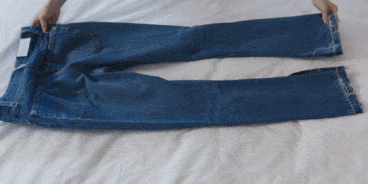 Как складывать вещи: джинсы
