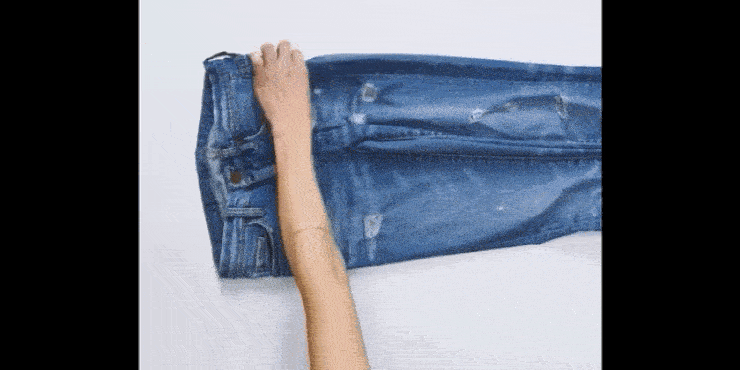 Как складывать вещи: джинсы